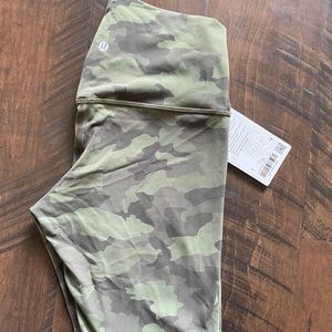 Align 25” camo leggings.
